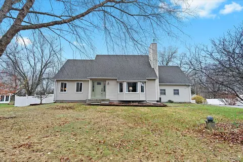 80 Groveland Dr, Marion, MI 48843