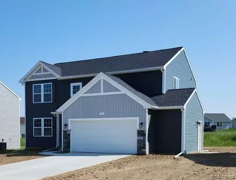 8182 Moonlight Creek Ln, Handy, MI 48836