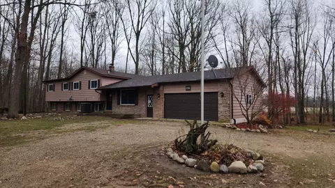 2584 E Norway Lake Rd, Mayfield, MI 48446