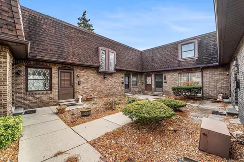 5005 Crooks Rd #38, Royal Oak, MI 48073