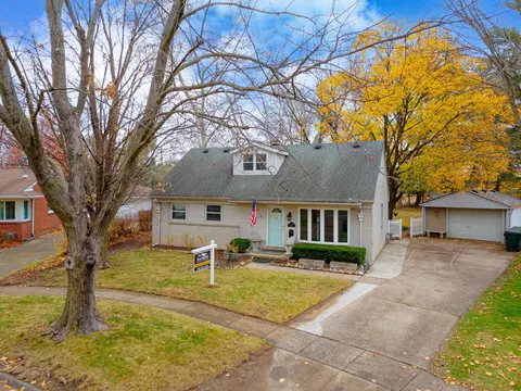 4811 Sidney St, Shelby Township, MI 48317