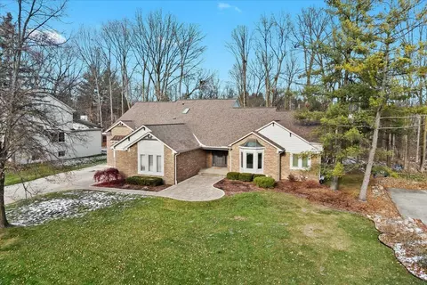 47033 Elmsmere Dr, Northville, MI 48167