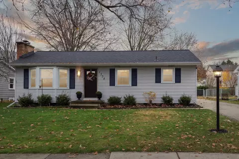 1354 Clovercrest Ave NW, Grand Rapids, MI 49504
