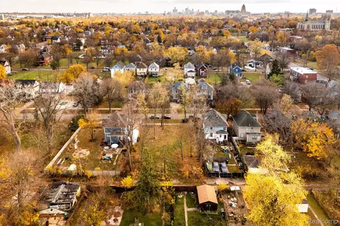 261 Woodland St, Detroit, MI 48202