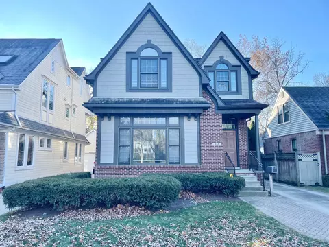 855 Wallace St, Birmingham, MI 48009