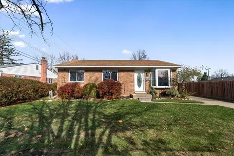 32948 Creston St, Westland, MI 48186