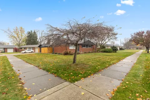 11648 De Clerck Dr, Sterling Heights, MI 48313