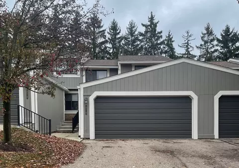 876 Yorktown Crt Ct, Northville, MI 48167