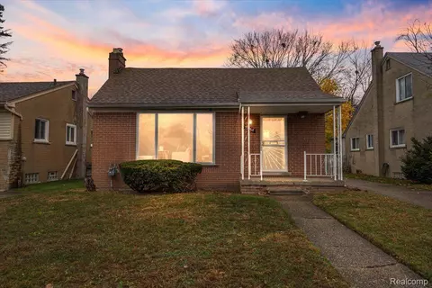 19368 Chapel St, Detroit, MI 48219