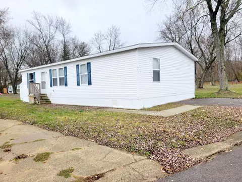 577 Elmtree Ln, Clayton, MI 48449