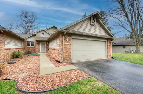 3352 Rivers Edge Dr, Wayne, MI 48184