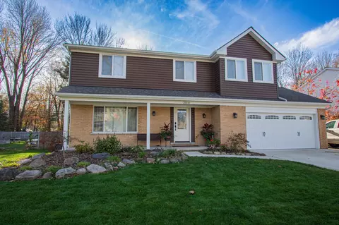 25130 S Magdalena St, Harrison, MI 48045
