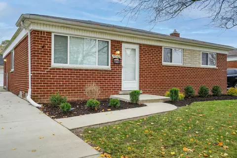 32542 Revere Dr, Warren, MI 48092