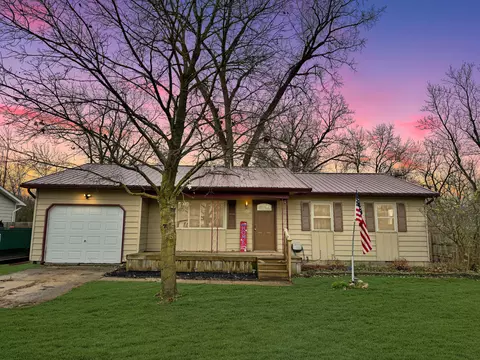 1308 Thelma St, Mount Morris, MI 48458