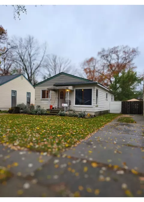 4520 Edmund St, Wayne, MI 48184