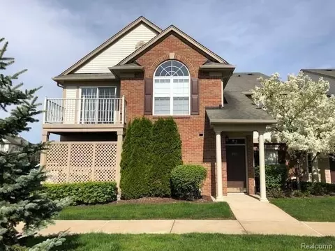 5309 Brookemonte Cir, Oakland, MI 48306