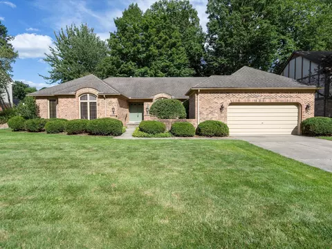 53640 Oakview Dr, Shelby Township, MI 48315