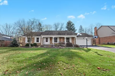 33737 Old Timber Rd, Farmington Hills, MI 48331