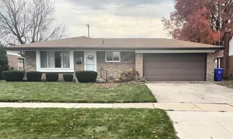 17300 Hans Dr, Fraser, MI 48026