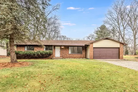 11602 Lombardy Crt Ct, Pinckney, MI 48169