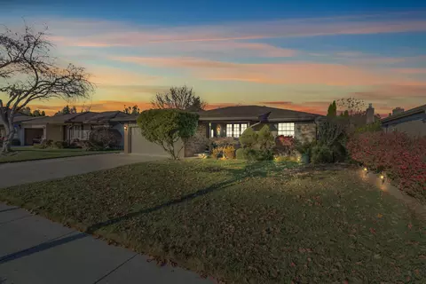 39634 Holiday Dr, Sterling Heights, MI 48313