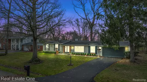 6959 N Springridge Rd, West Bloomfield, MI 48322