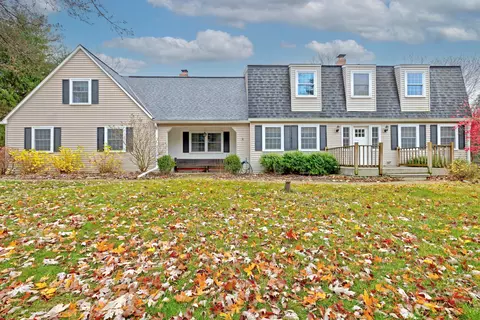 1320 Beth Ln, Brandon, MI 48462