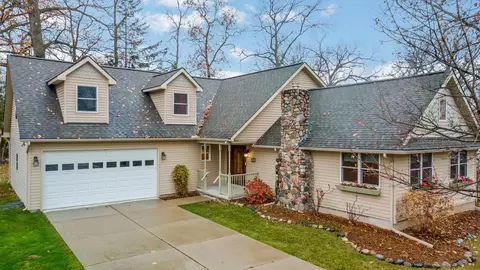 1858 Auburndale Ave, West Bloomfield, MI 48324