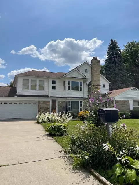 25025 W Chicago, Redford, MI 48239