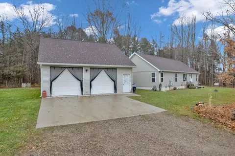 6789 Lyons Rd, Goodland, MI 48444
