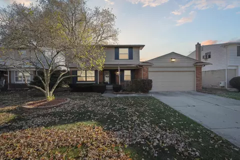 27096 Pierce St, Southfield, MI 48076