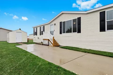11198 Shady Grv, Green Oak, MI 48178