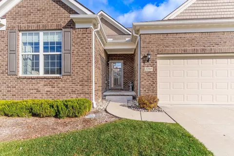 2291 Monte Vista Crt Ct #71, Orion, MI 48360