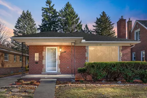 7610 W Grayfield St, Dearborn Heights, MI 48127