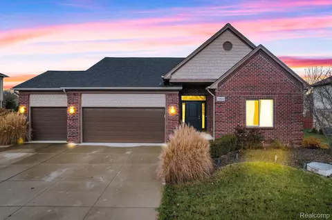 35615 Orchard Ln, Richmond, MI 48062