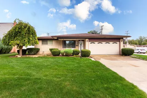 33616 Shelley Lynne Dr, Sterling Heights, MI 48312