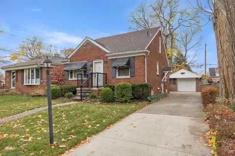 2986 Parkwood St, Trenton, MI 48183