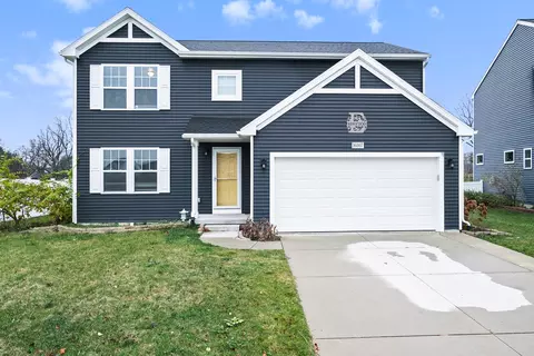 16007 Bedington Dr, Fenton, MI 48451