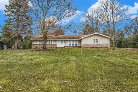 2100 Hartwick Ln, Oceola, MI 48855