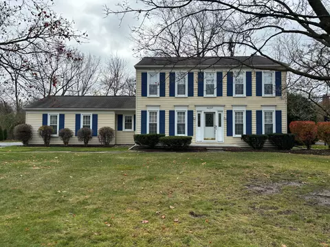 4237 Saddle Ln, West Bloomfield, MI 48322