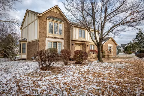29902 Wertham, Farmington Hills, MI 48331