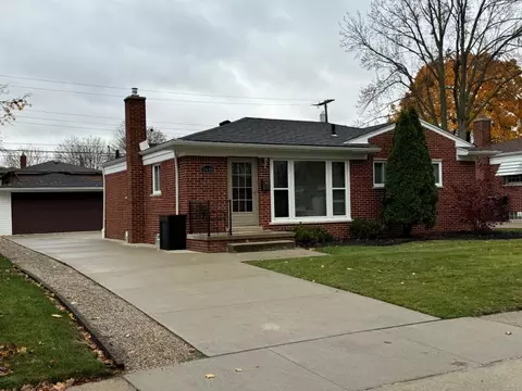 2410 Sherwood St, Trenton, MI 48183