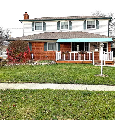 40823 Colony Dr, Sterling Heights, MI 48313