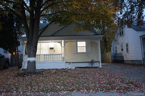 8278 Pierson St, Detroit, MI 48228