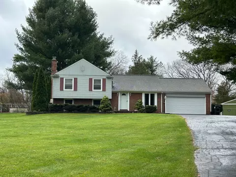 7760 Chilson Rd, Pinckney, MI 48169