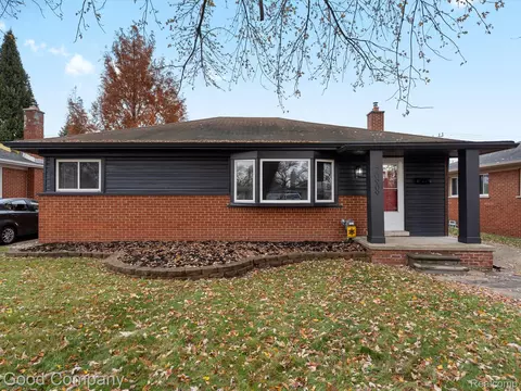20909 Yale St, Saint Clair Shores, MI 48081