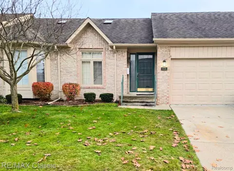 15556 Christopher Court Crt Ct, Clinton Township, MI 48035