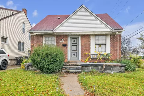 999 E Robinwood St, Highland Park, MI 48203