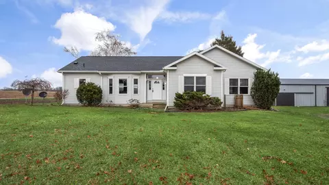2769 Higgins Rd, Vassar, MI 48768