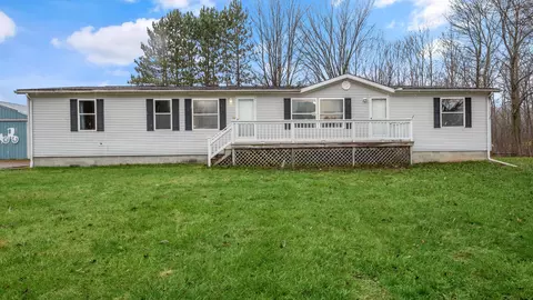 7102 State Rd, Vassar, MI 48746